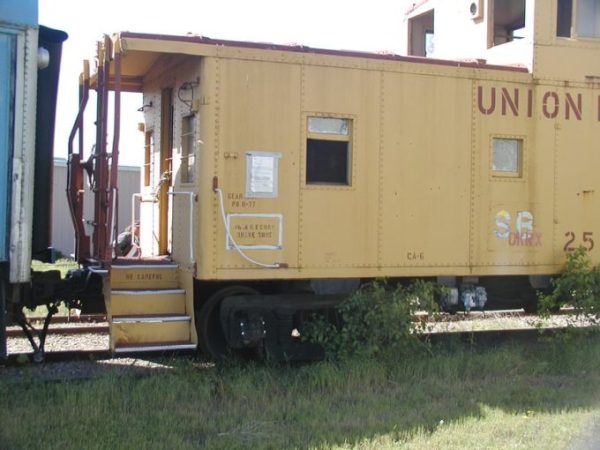 UP-caboose-25380_left-end-1-680x510